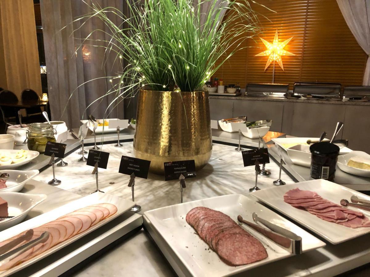 First Hotel Statt Oernskoeldsvik Zewnętrze zdjęcie