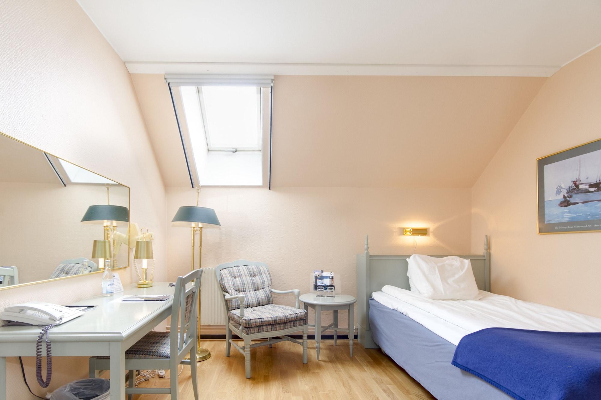 First Hotel Statt Oernskoeldsvik Zewnętrze zdjęcie