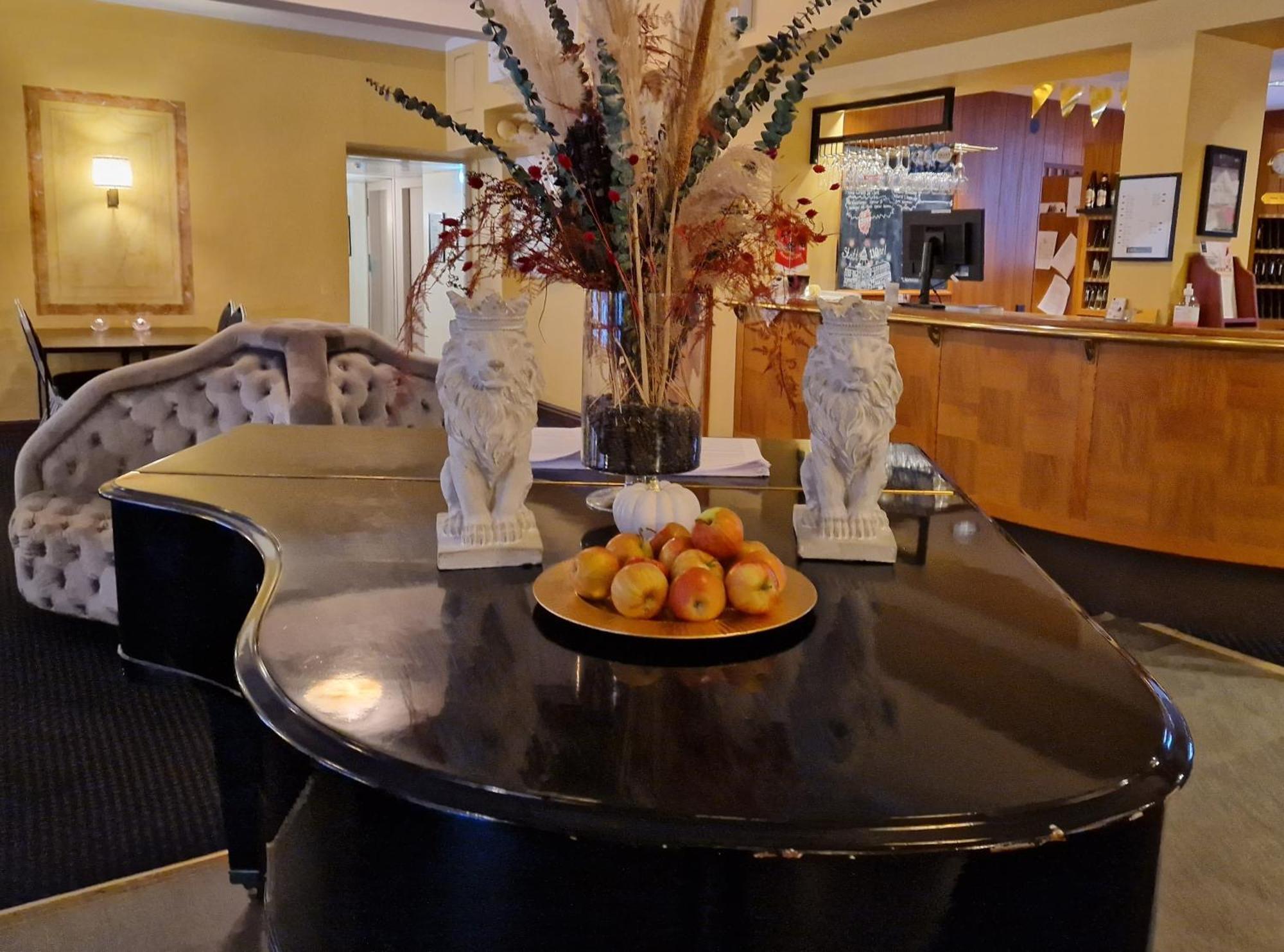 First Hotel Statt Oernskoeldsvik Zewnętrze zdjęcie