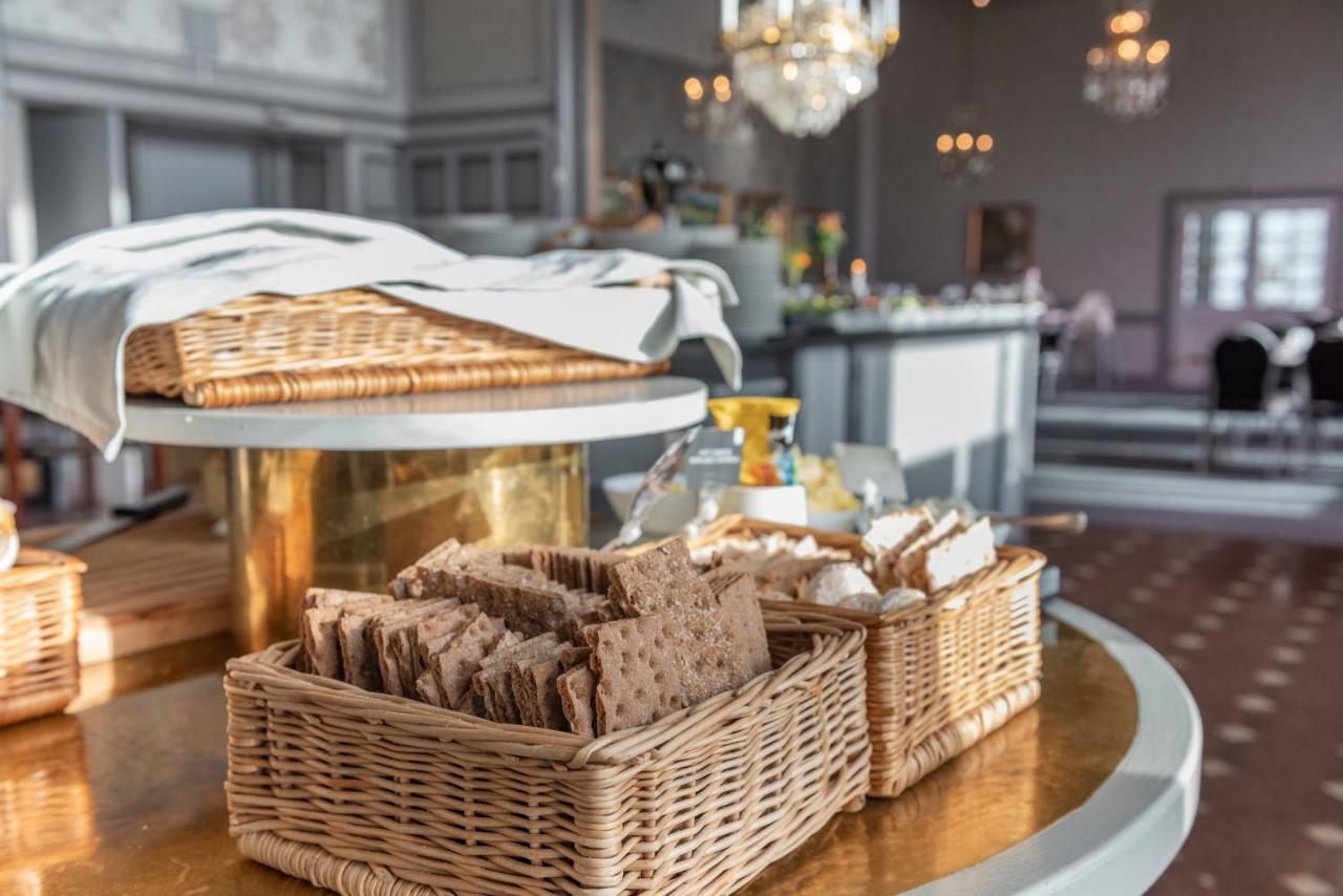 First Hotel Statt Oernskoeldsvik Zewnętrze zdjęcie